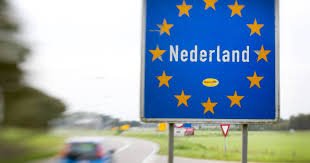 Reizen Met Bus en Tram Ontdek de Wereld van Openbaar Vervoer 368941566